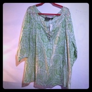 WOMANS PLUS SIZE TOP